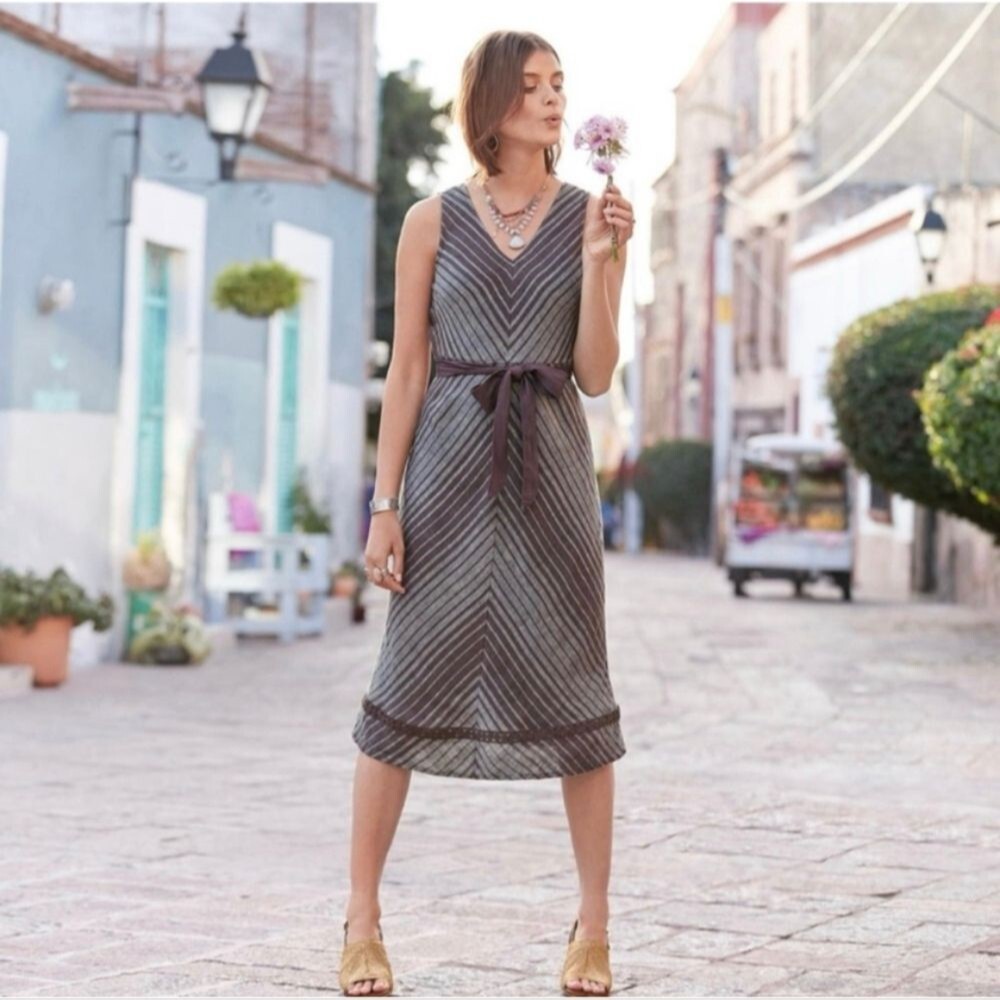 Sleeveless V-Neck Striped Midi Dress in Gray